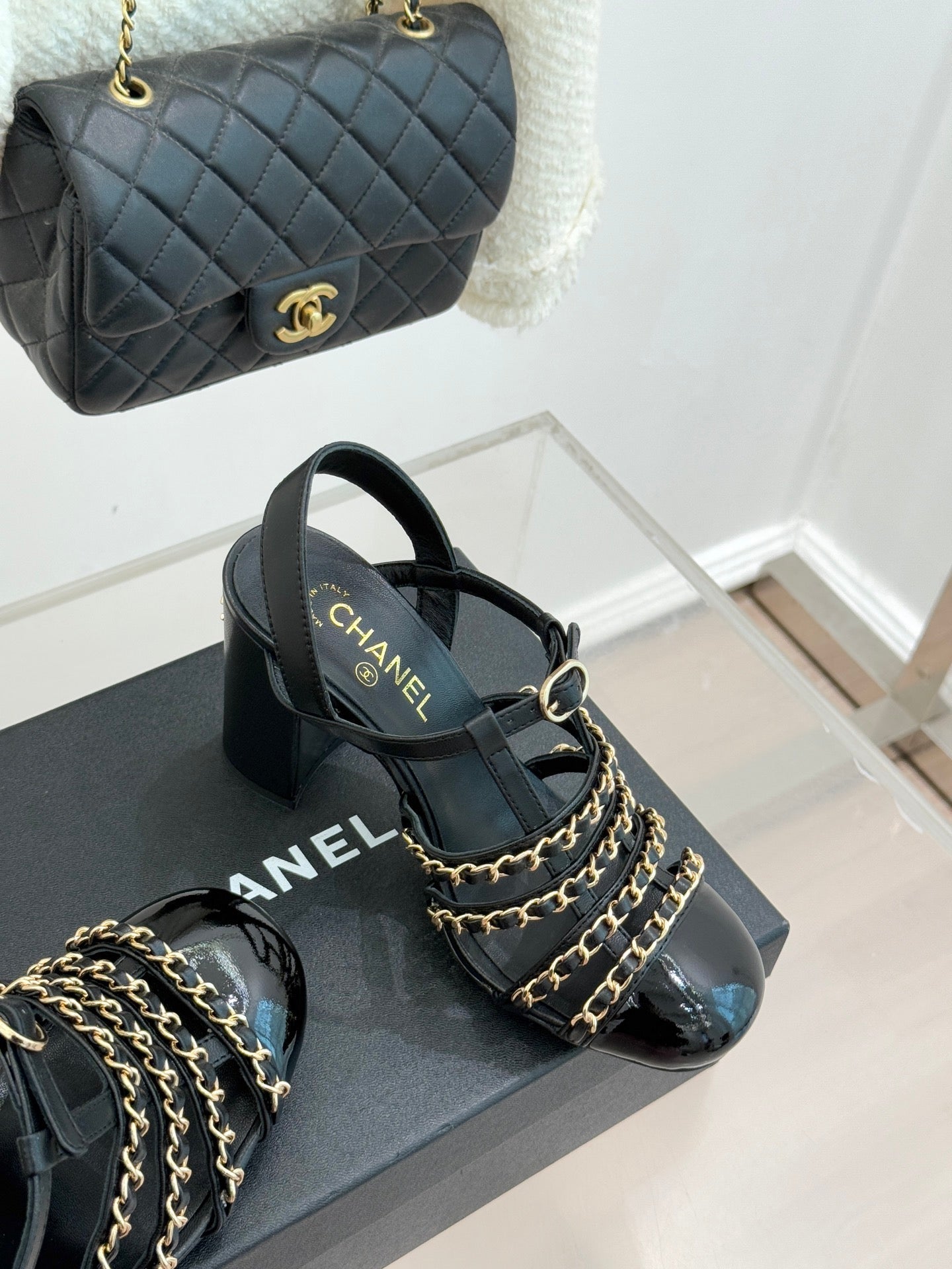 CC 26 Slingback Black Glossy Sheepskin & Calfskin 609980
