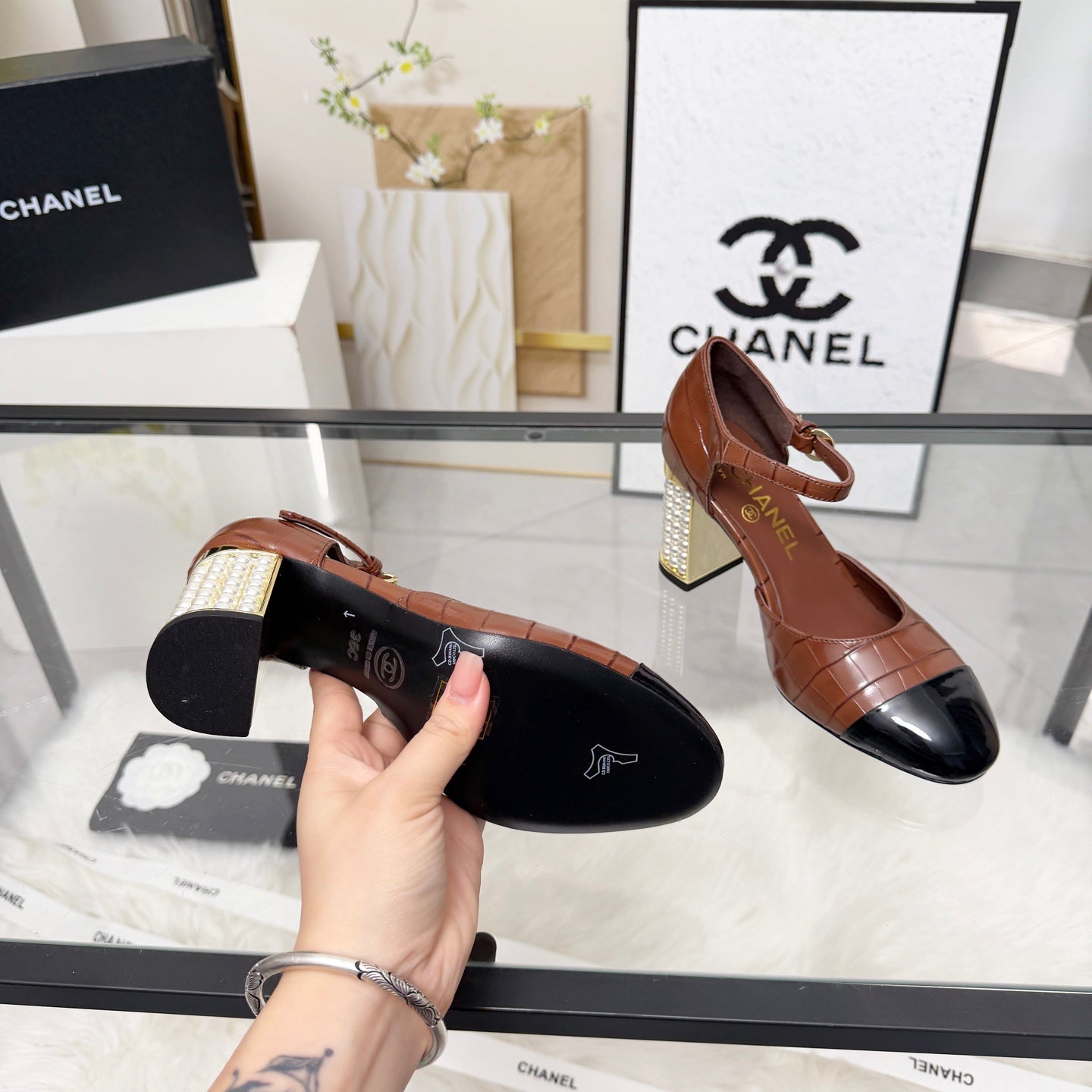 CC 26s Sandals 80 Brown Black Cowhide Patent Leather 183563