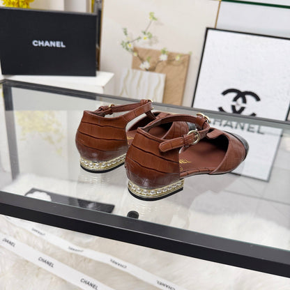 CC 26s Flat Sandals Brown Black Cowhide Patent Leather 183572