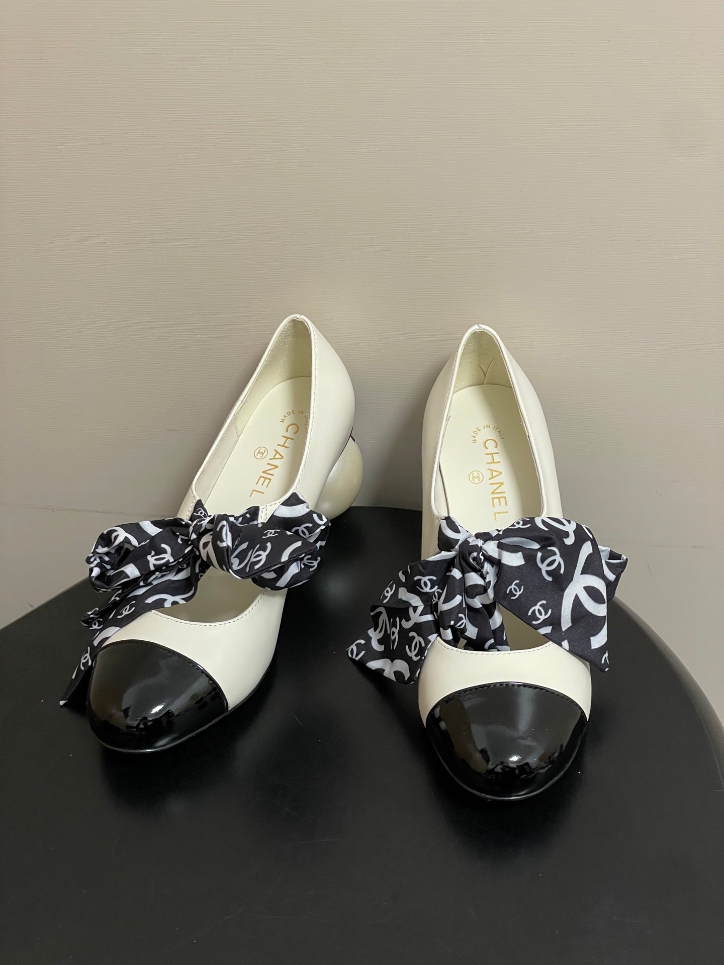 CC 26 Double C Pearl Heel Pump With Silk Ribbon Sheepskin