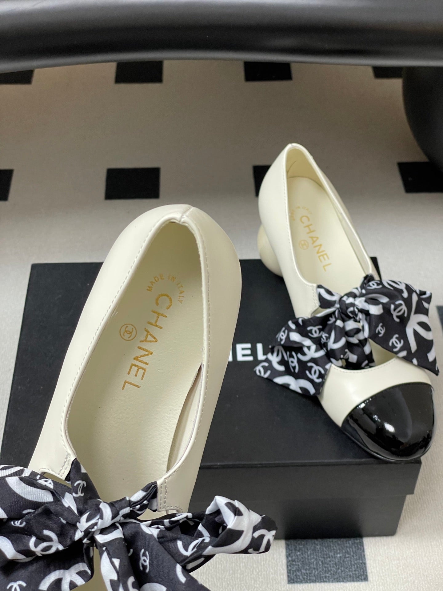 CC 26 Double C Pearl Heel Pump With Silk Ribbon Sheepskin