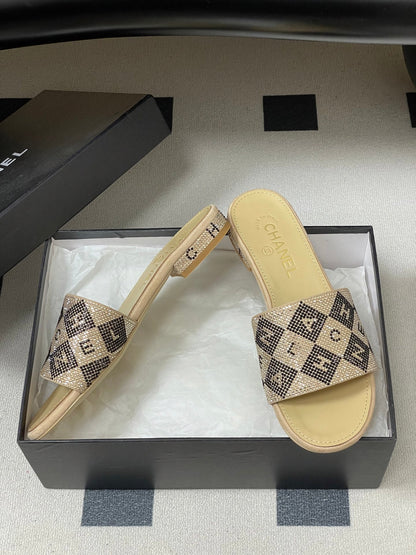 CC 26s Flat Sandals Beige Sheepskin Rhinestones 649520