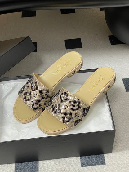 CC 26s Flat Sandals Beige Sheepskin Rhinestones 649520