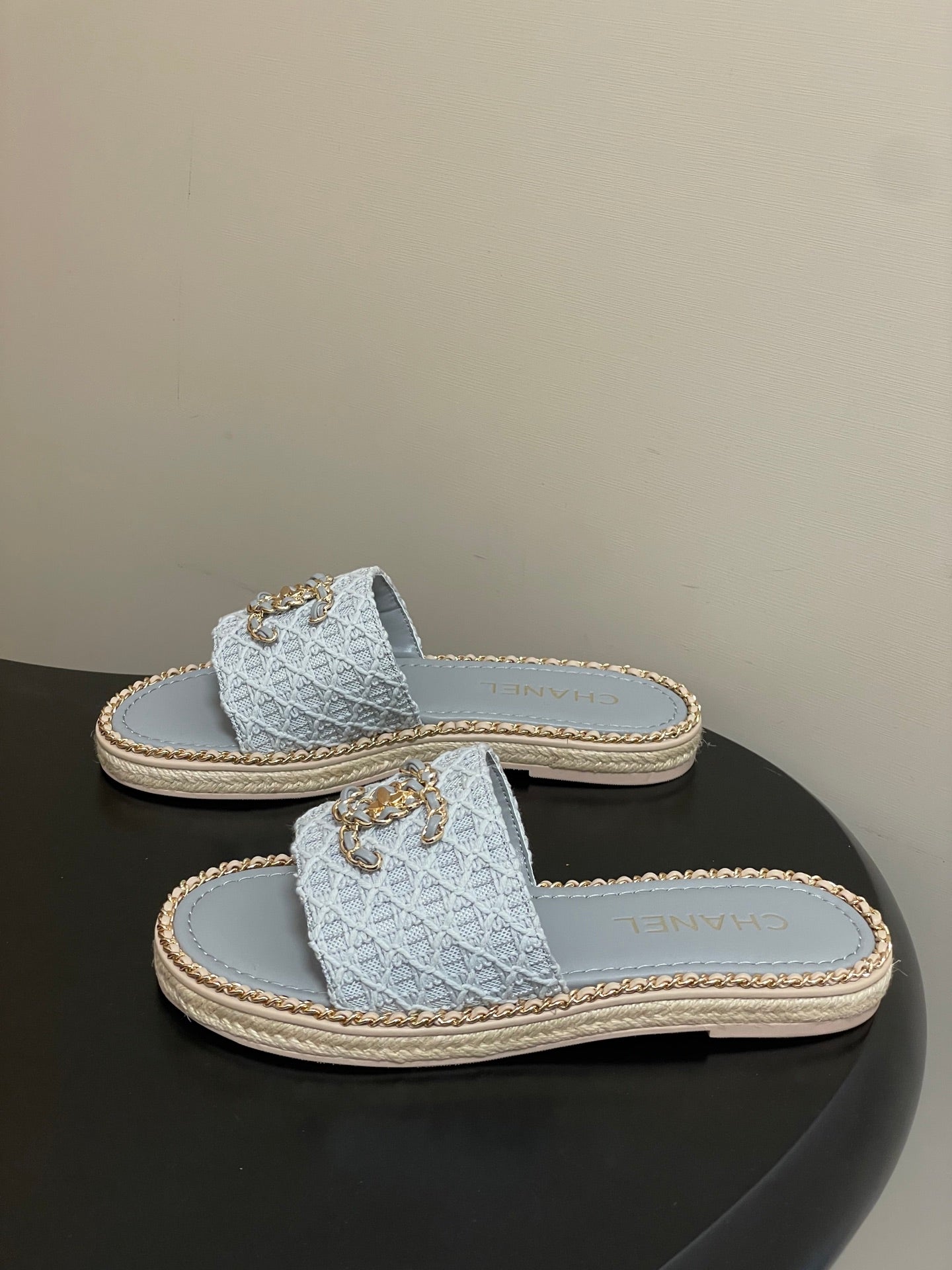 CC 26s Flat Slippers Gray Gold Fabric Sheepskin 649483