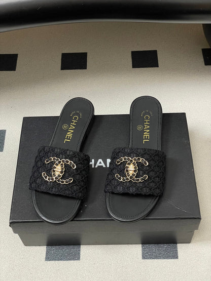 CC 26s Flat Slippers Black Fabric Sheepskin 649492