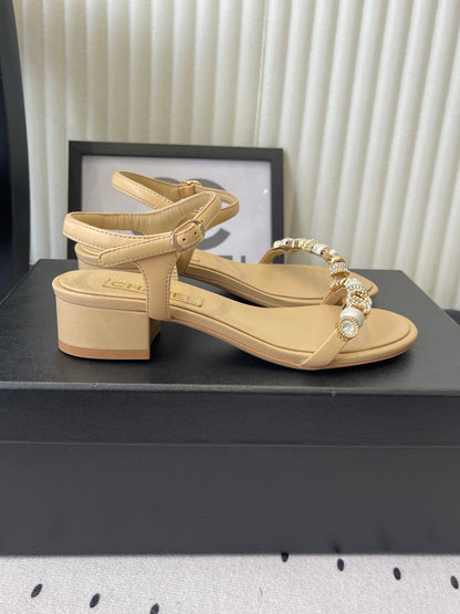CC 26s Sandals 35 Beige Sheepskin Pearls 650099