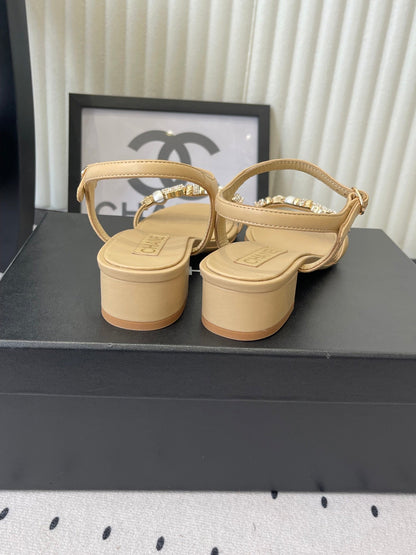 CC 26s Sandals 35 Beige Sheepskin Pearls 650099