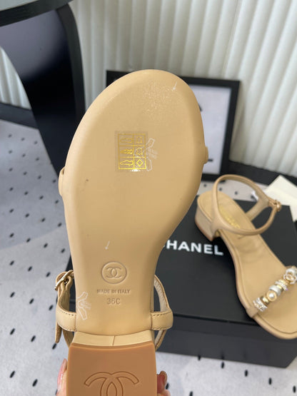 CC 26s Sandals 35 Beige Sheepskin Pearls 650099