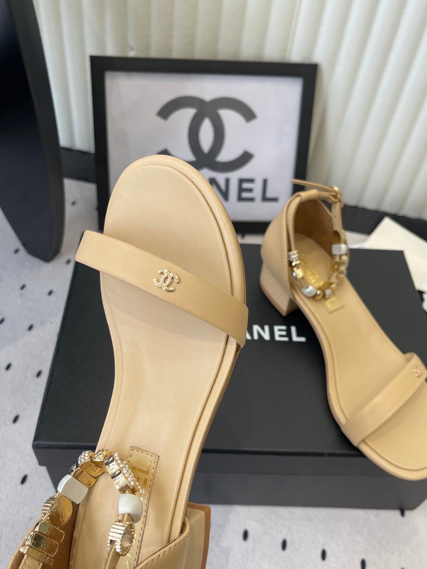 CC 26s Sandals 35 Beige Sheepskin 650103