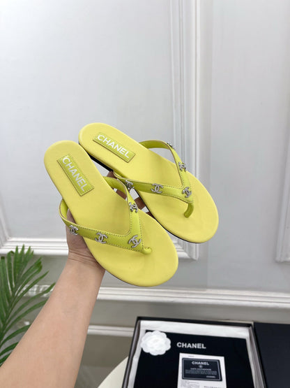 Chanel 2026 Double C Rhinestone Flat Flip-Flops Lambskin Sheepskin 831523